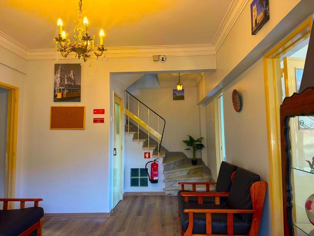 Lisabonna Guest House Amadora Bagian luar foto