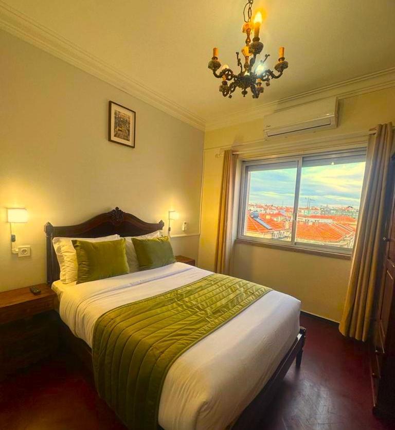 Lisabonna Guest House Amadora Bagian luar foto