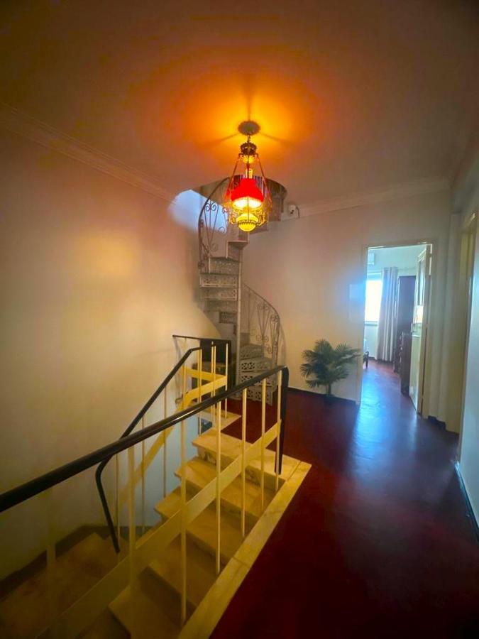 Lisabonna Guest House Amadora Bagian luar foto