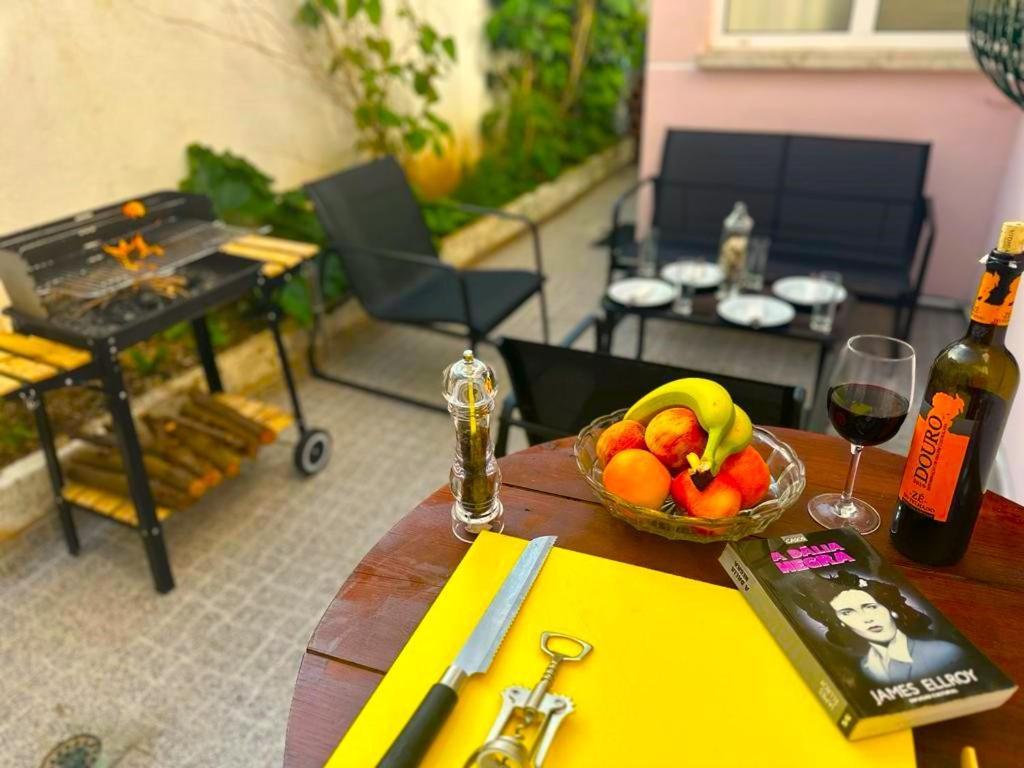 Lisabonna Guest House Amadora Bagian luar foto