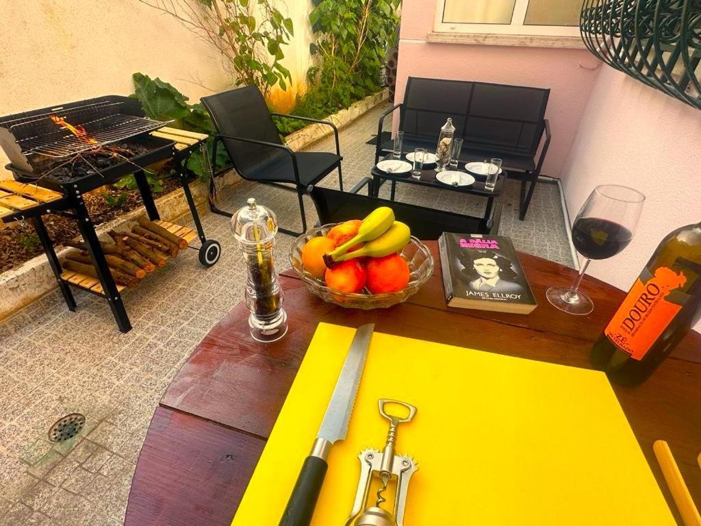 Lisabonna Guest House Amadora Bagian luar foto