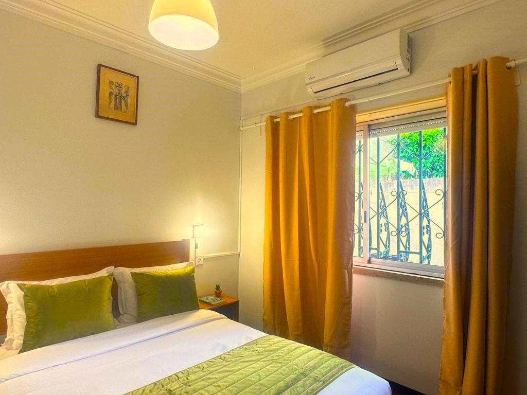 Lisabonna Guest House Amadora Bagian luar foto