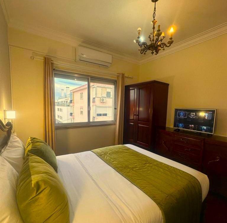 Lisabonna Guest House Amadora Bagian luar foto