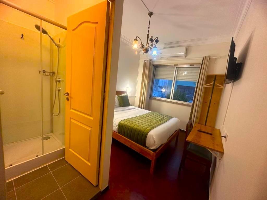 Lisabonna Guest House Amadora Bagian luar foto
