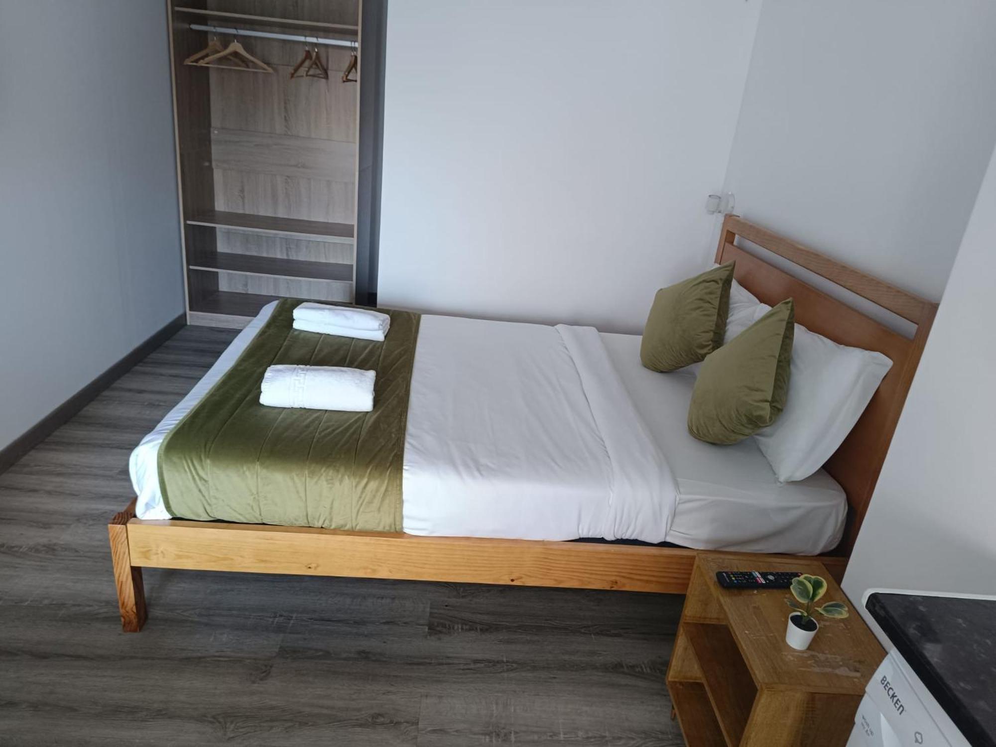 Lisabonna Guest House Amadora Bagian luar foto