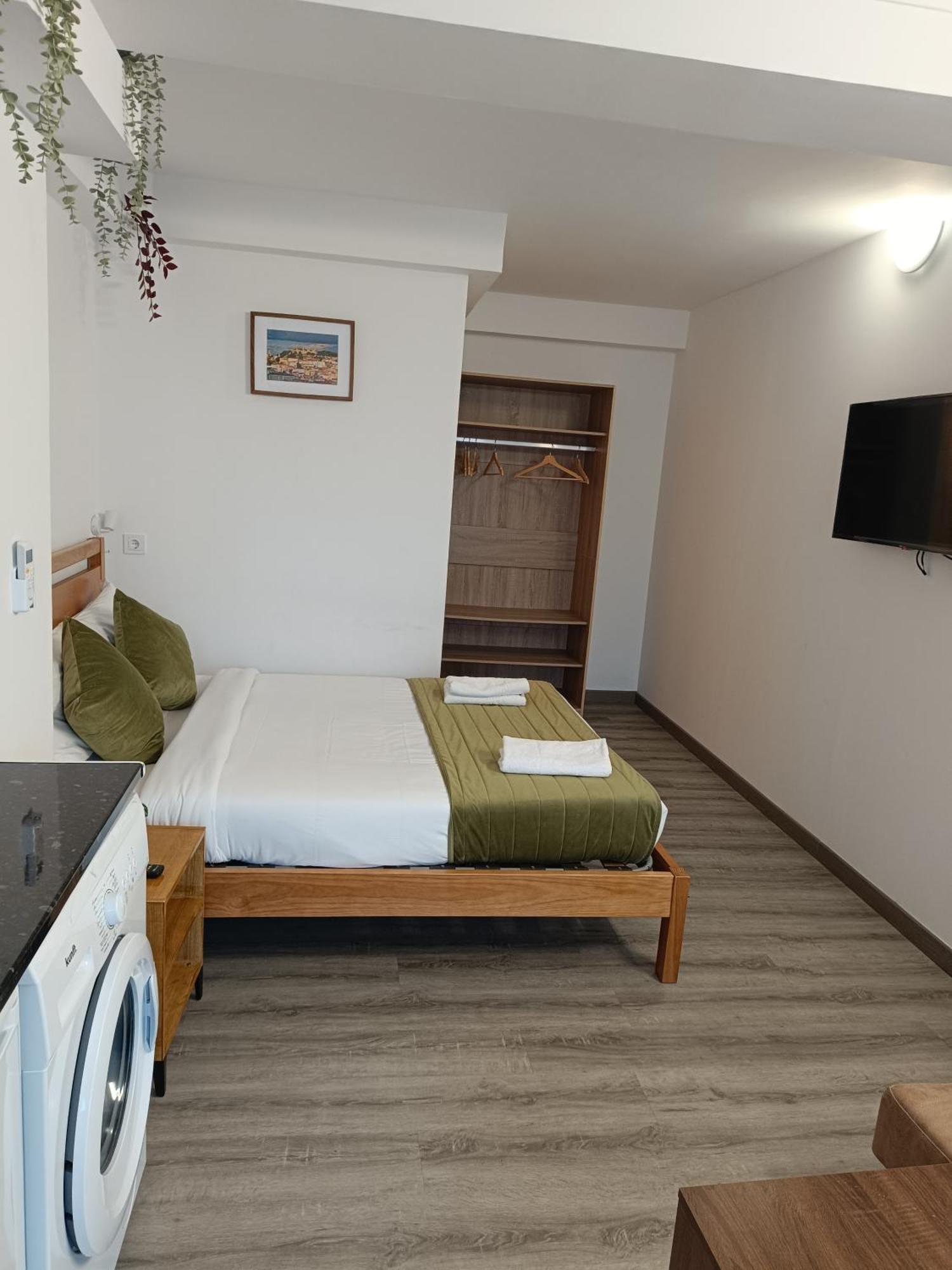 Lisabonna Guest House Amadora Bagian luar foto