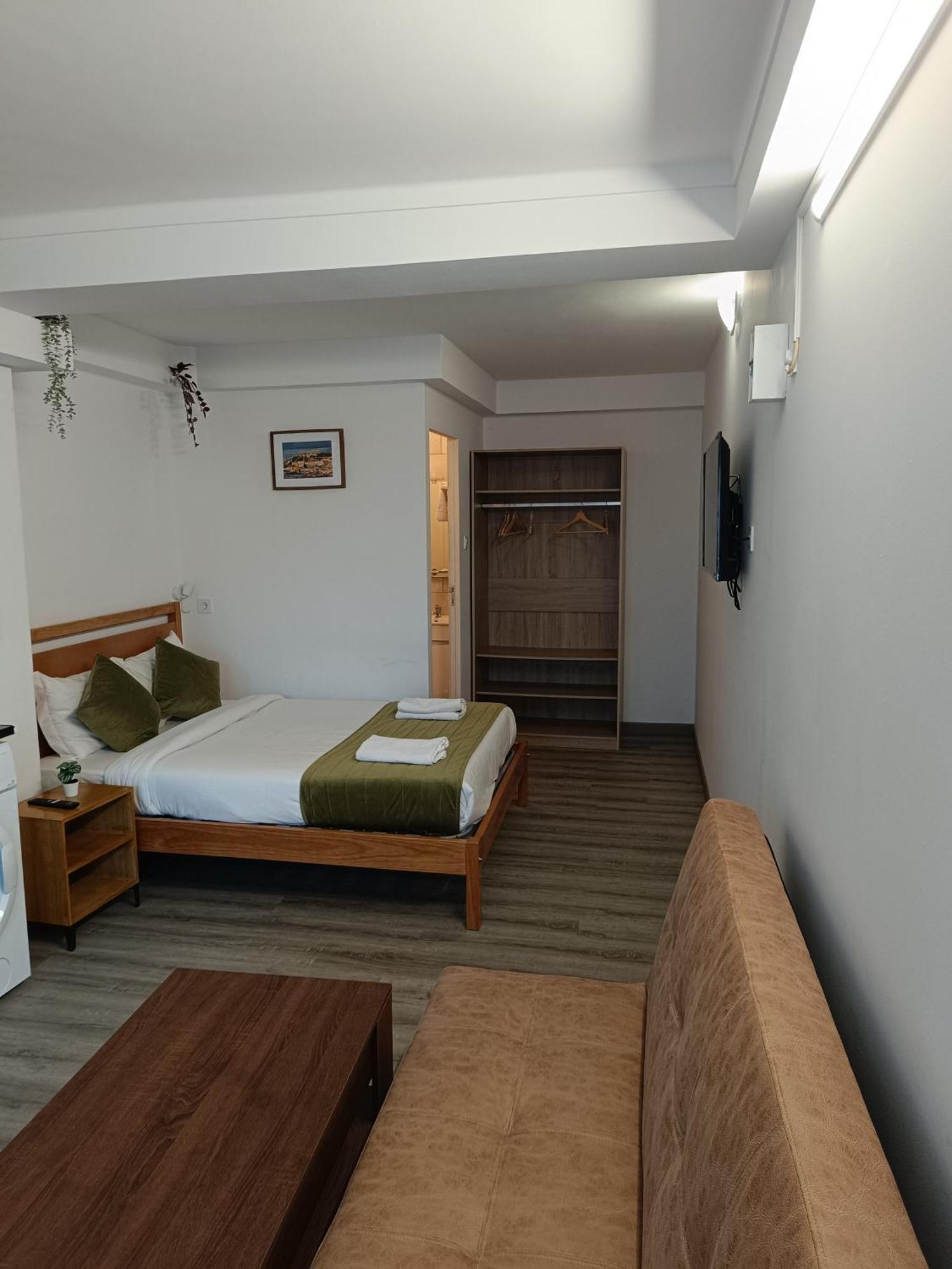 Lisabonna Guest House Amadora Bagian luar foto